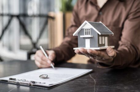 Pursuing a Career in Real Estate: A Step-by-Step Guide to Getting Your License