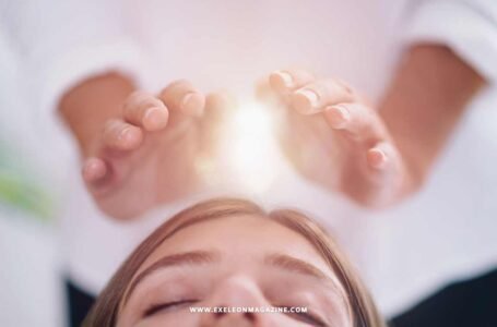 The Difference Between Reiki and Transference Healing