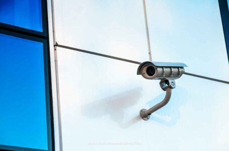 Commercial Security Cameras: Essential Features & Selection Tips