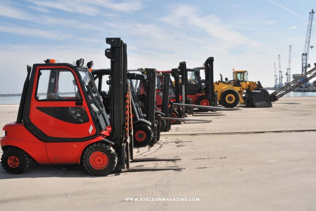 Cost-effective forklift fleet operating in a warehouse